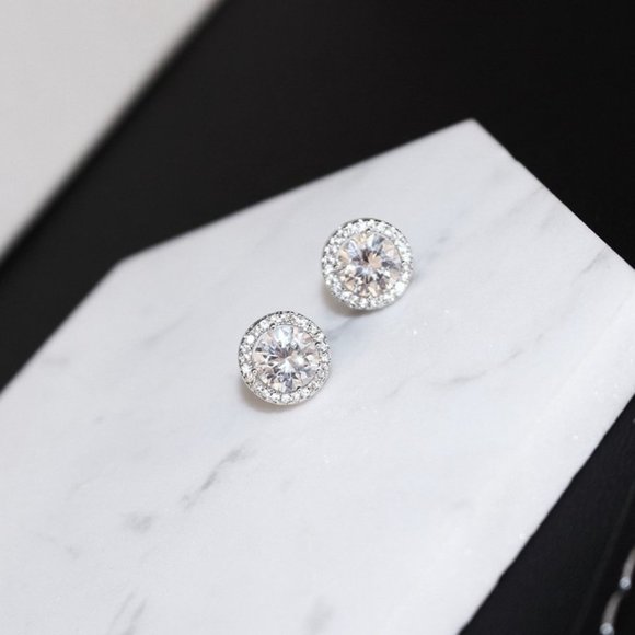 *NEW Brilliant Cut Diamond Halo Stud Earrings - Picture 10 of 11